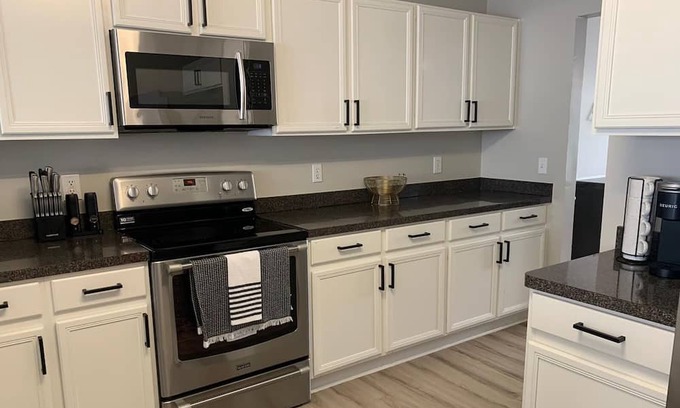 Southwestern House | Inviting home in Atlanta, GA where we guarantee you will have a Stellar Stay!