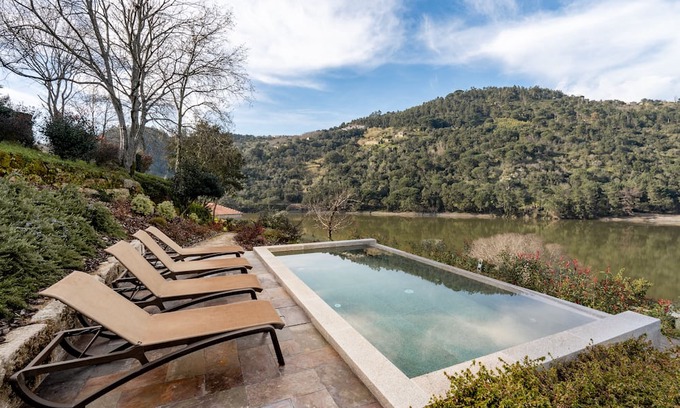 Oliveira do Douro Villa | Douro Riverside Refuge Lodge