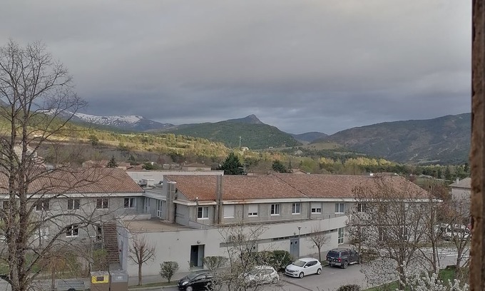Saint-Andre-les-Alpes Apartment | Appartement Pour 2 Personnes à Louer st Andre les Alpes France Centre Village