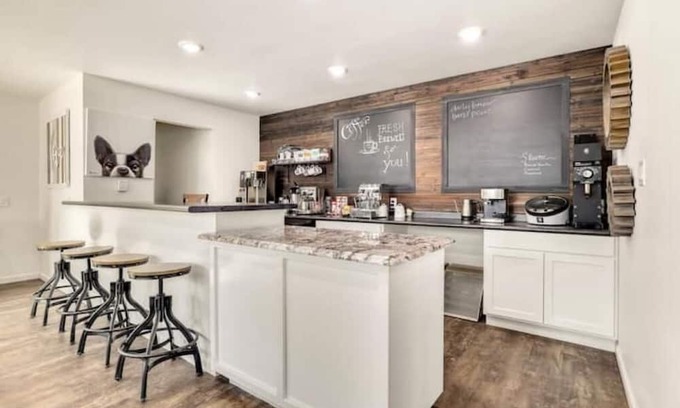 Winslow Apartment | Bigfoot Hideout - Sasquatch #5