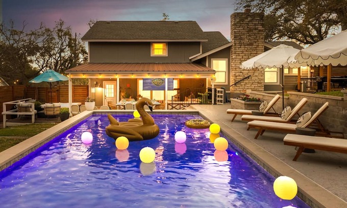 West Oak Hill House | Pool - Spa - Outdoor Theater - Game Room - Sleeps 17