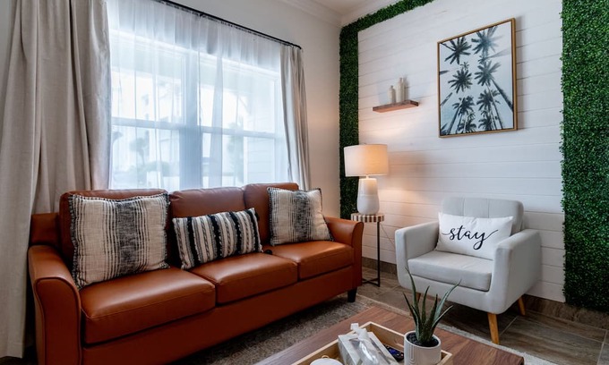 Crescent Beach Condo | Luxury 2BD 2BTH - Condo #1