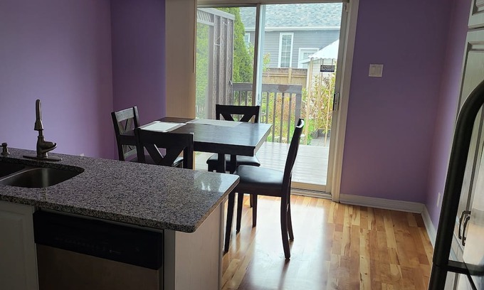 Orleans Village - Chateauneuf House | Beautiful spacious house in Ottawa