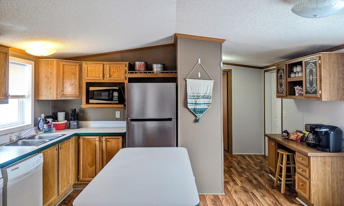 Keith County House | NEW! Cozy 3 Bedroom, Near i80, 107 LnL