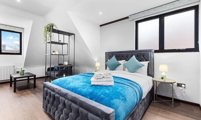 Golders Green Apartment | Luxury Spacious 2 person Suite in North London