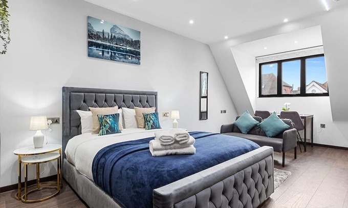 Golders Green Apartment | Stylish King Size Bed Studio near Central London