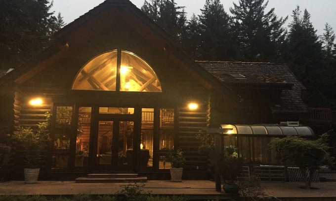 Crescent City Cabin | Authentic 1st generation redwood log cabin