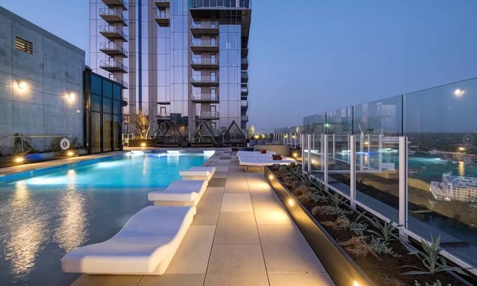 West End Condo | 6th St Newest Luxury Condo ATX!
