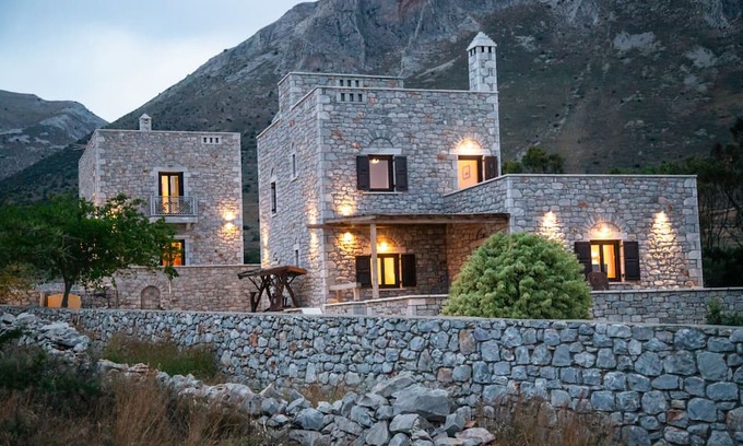 Omales Apartment | Armenopertra view-Amarados ,double room, Mani