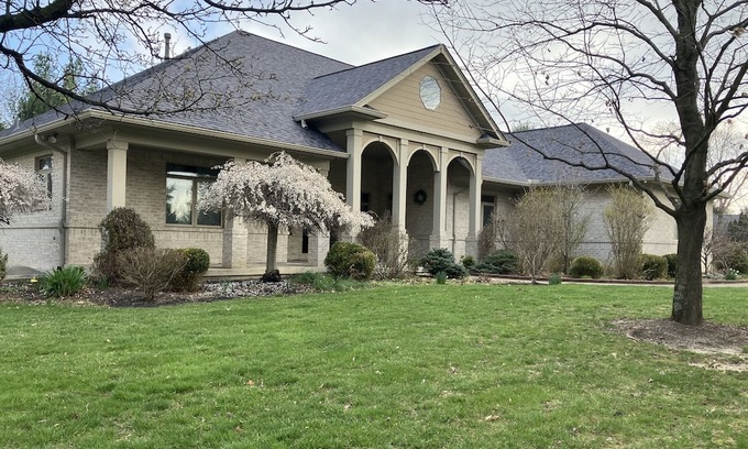 Bellbrook House | Tuscan/ Soft Contemporary style House on 2 acres 5 bedrooms and 4 bathrooms