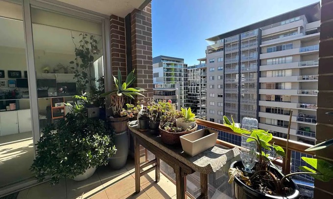 Mascot Apartment | 0 min to train, 2 stops to city