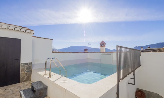 Zafarraya Cottage | Cubo's La Casa de Tita Elvira Family 20 PAX