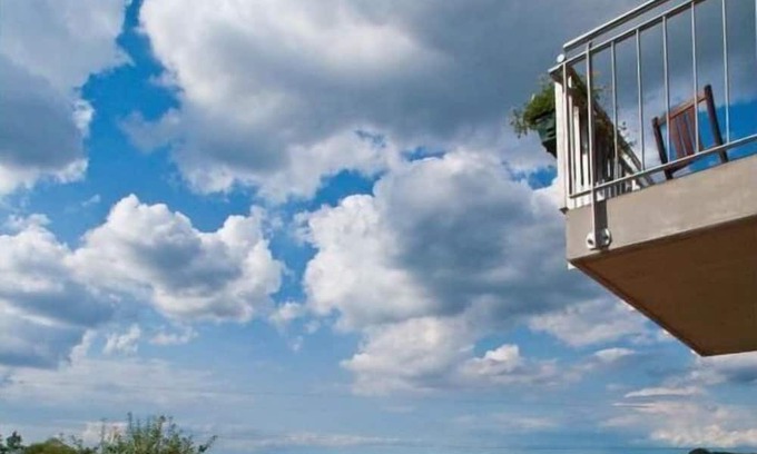 Rampe Apartment | Holiday home with lake view
