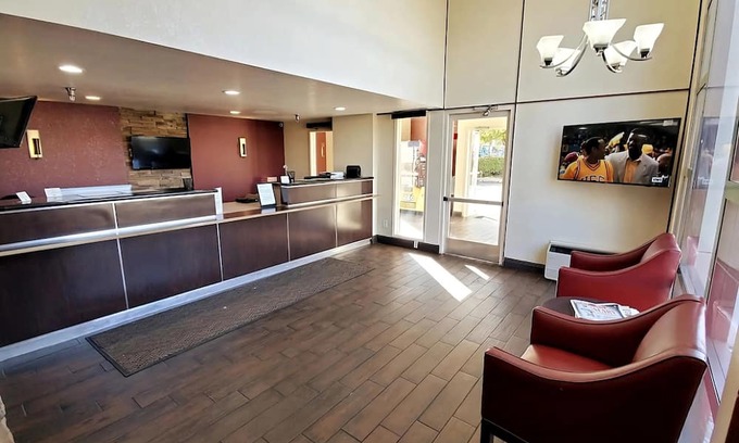 Sacramento Hotel | Sacramento Inn & Suites