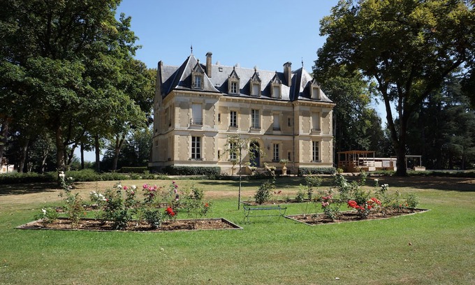 Charentonnay Cottage | GITE TROIS BRIOUX Entire cottage in Charentonnay, France