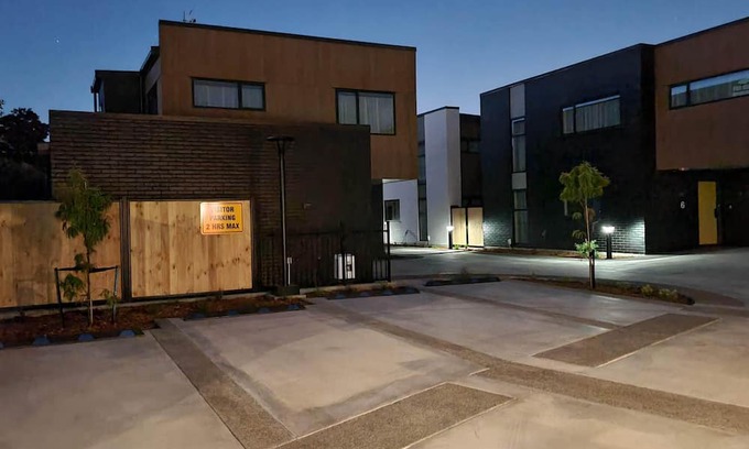 Palmerston North House | El Beracca Retreat - A Home away from home.