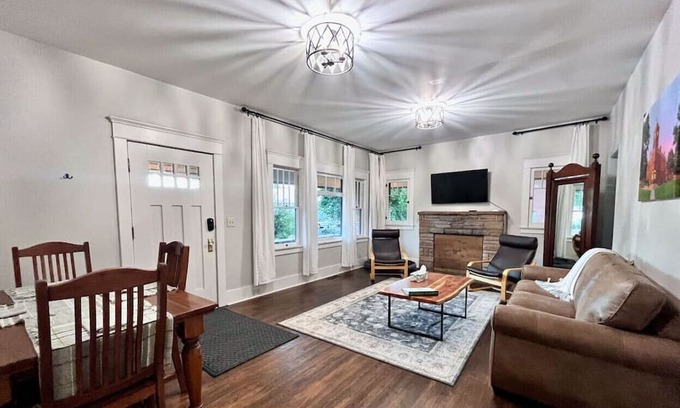 Flagstaff House | Relaxing Historic Home in Downtown Pet Friendly