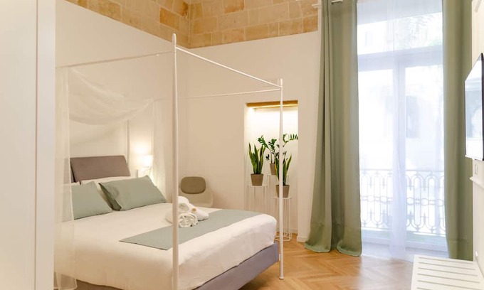 Brindisi Histotic Center Apartment | Vrbo Property