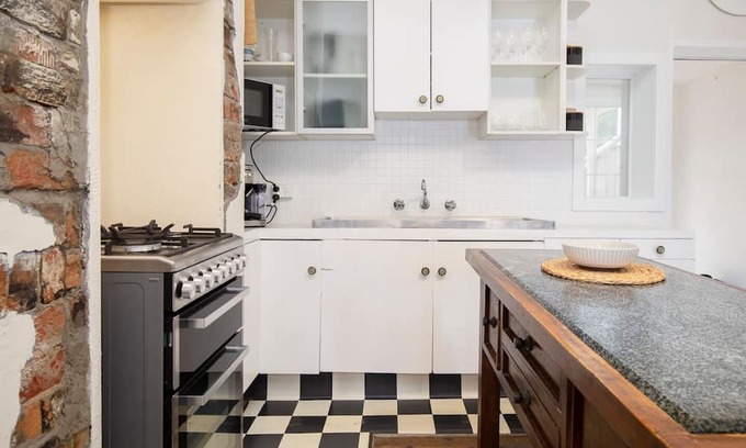 Cooks Hill House | Sweet Caroline A Classic Newcastle Hideaway