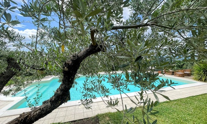 Guzman Villa | Villa Sole Vino - Montefalco/Bevagna - Sleeps 12 adults + several children.