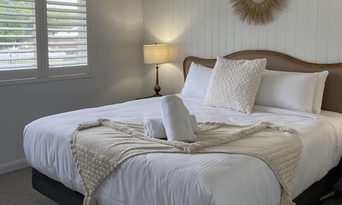 Blayney House | The Albion - Light & Cosy
