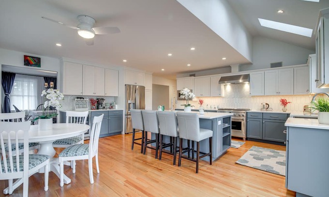 Edgartown House | Spacious Edgartown Home w/ Pool, Game Room & Gym!