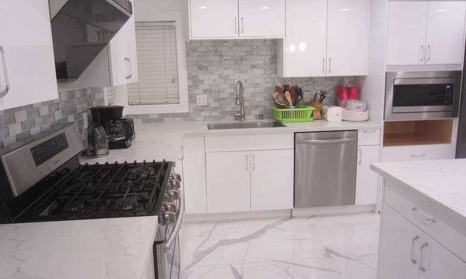 Claremont Hills House | Nice Area Magnificent 5 bed 4 bath Remodeled Single House