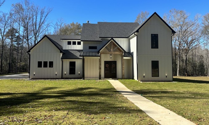 Whitehouse House | Modern Farmhouse on 13 acres