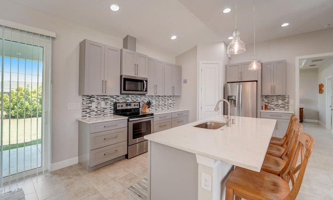 Englewood East House | Sunny Haven retreat
