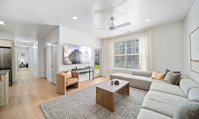 Vineyard Condo | Quiet Comfort: Cozy Suburban Apartment