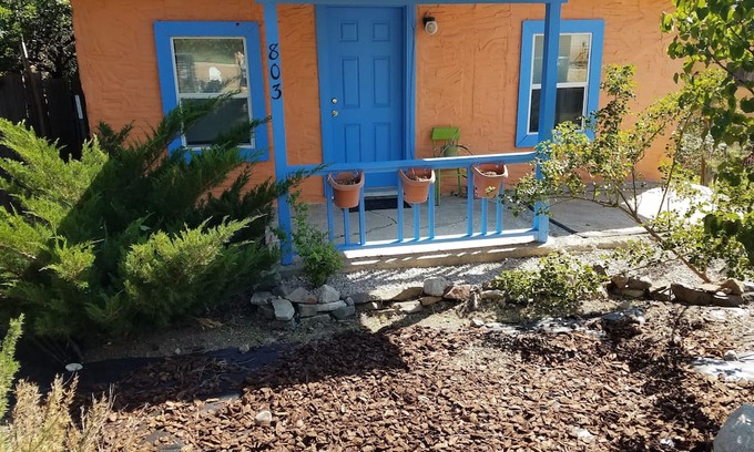 Tyrone House | Boho bungalow in Silver City historic district. 5 minute walk to downtown & WNMU
