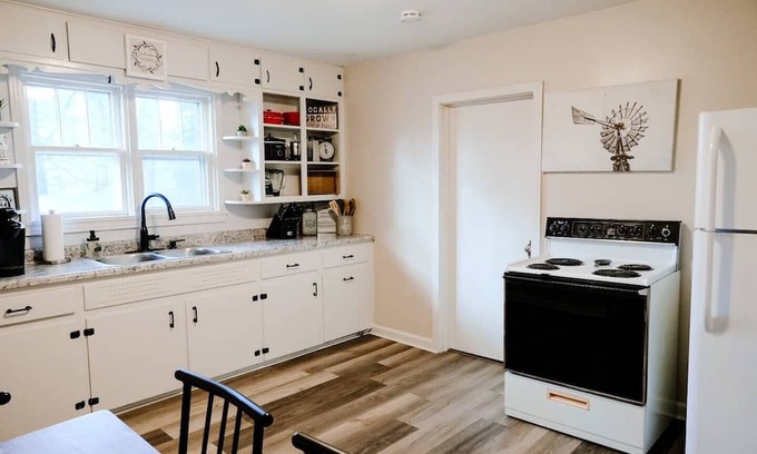 Ironwood House | Nightingale Cottage for Traveling Professionals