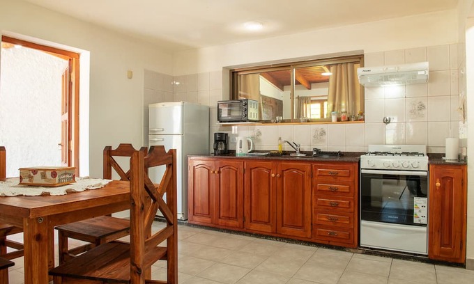 San Carlos de Bariloche Cabin | Marble Home. Mtn Views. Garage Access. BBQ. Garage