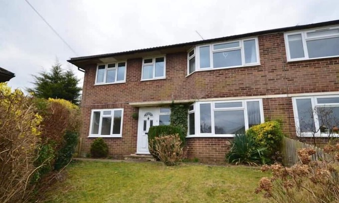 Farnham Apartment | Luxury Two Bed Deluxe Maisonette