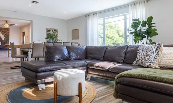 West Park Apartment | 4 Bedroom 757318 by Houzlet