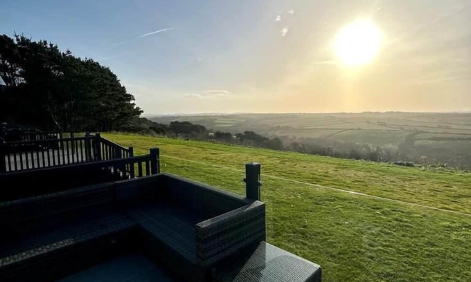 Newquay Cabin | Luxury 3 bedroom Maple View Lodge