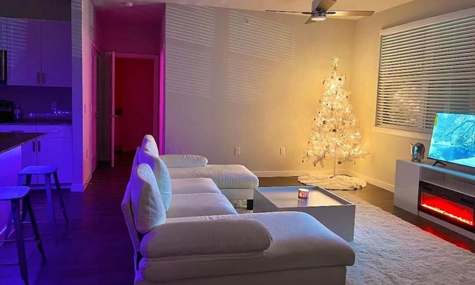 Willow Meadows/Willowbend Area Apartment | Luxury Apartment Near NRG Stadium!