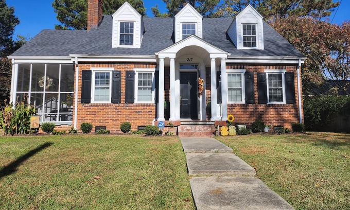 Edenton Cottage | Classic Cottage in the center of downtown historic district in Edenton.