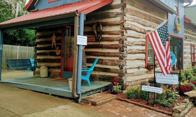 Maysville Cabin | The Cabin at 112 Main Street Augusta: Rustic River Retreat