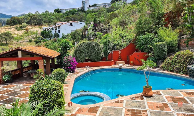 Taxco House | NEW! Special Home, Pool, Hot Tub, BBQ, Taxco View