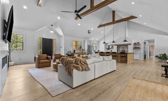 Lemon Springs House | Forest Creek Golf Club - US Open Rental! Modern, Luxury, Poolside Retreat!