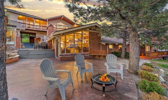 Golden Condo | Mountain View Luxury Penthouse