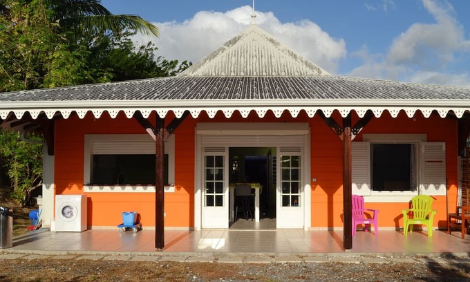 Saint-Pierre House | Homerez - House 5 km away from the beach for 7 ppl. with garden at Saint-Pierre