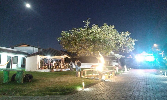 Yaruqui Hotel | roberto sangucho