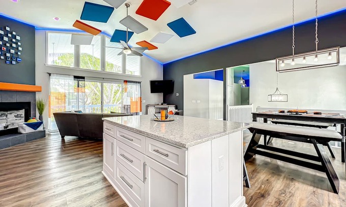 Ozona House | Amenity Paradise! Theater, Game-room, Mini Golf, Outdoor Bowling & Hot Tub!