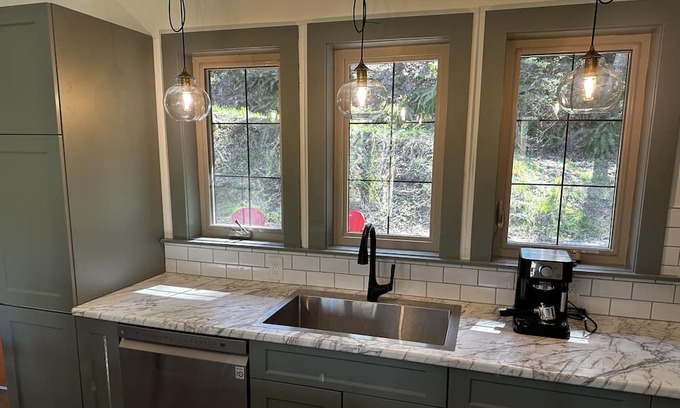 Salt Spring Island Cottage | Sweet Salt Spring single level cottage; close to Cusheon Lake