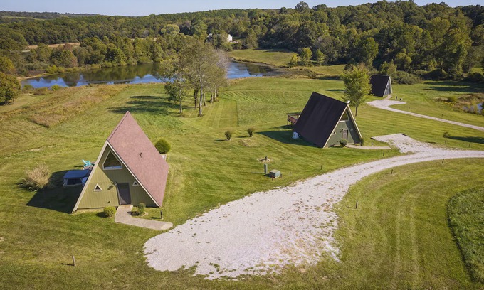 Makanda Cabin | Yoga, Work and Couple's Retreats- 3 A-Frame Cabins