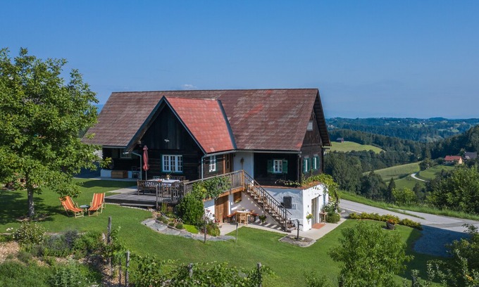 Altenbach House | Exclusive rustic vacation home with 125 square meters in the South Styrian wine country