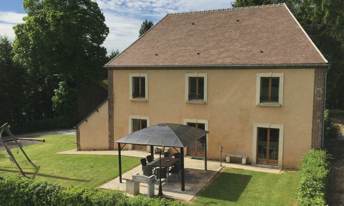 Feings House | Maison familiale avec jardin clos, jeux extérieurs, wifi et tout confort au cœur du Parc du Perche