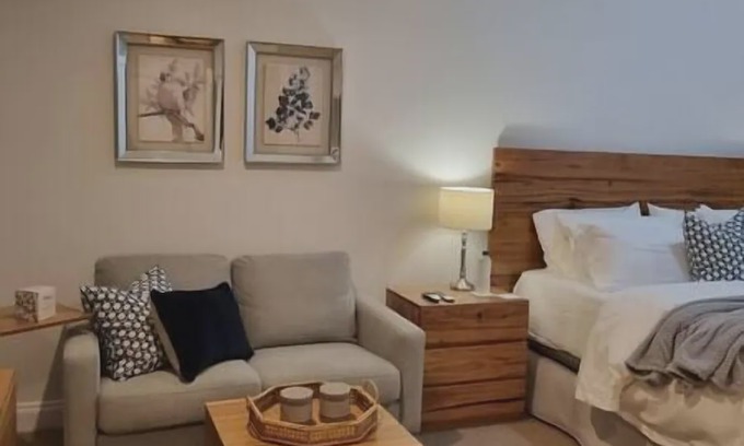 Red Hill House | Peppercorn Cottage at Treetops Red Hill